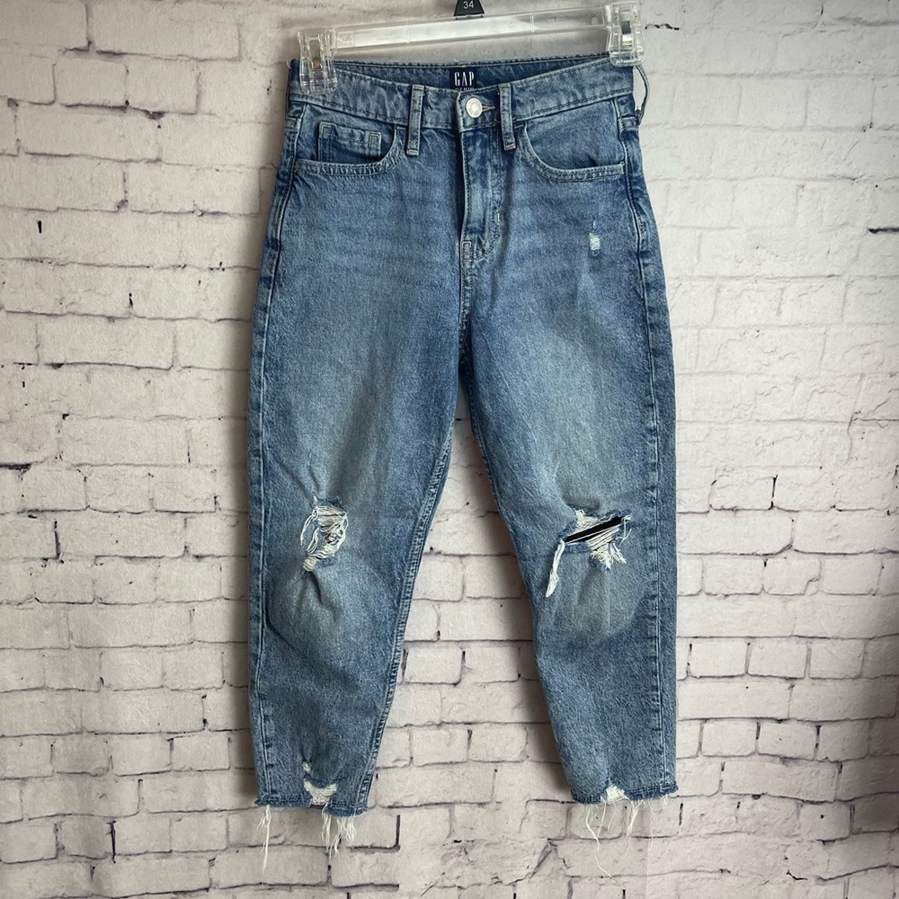 Gap kids mom jeans size 8 mid wash distressed
